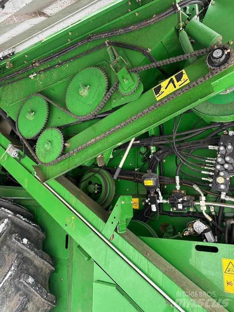 John Deere T550 Зернозбиральні комбайни
