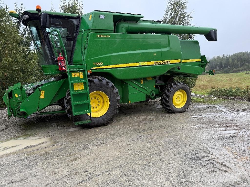John Deere T550 Зернозбиральні комбайни