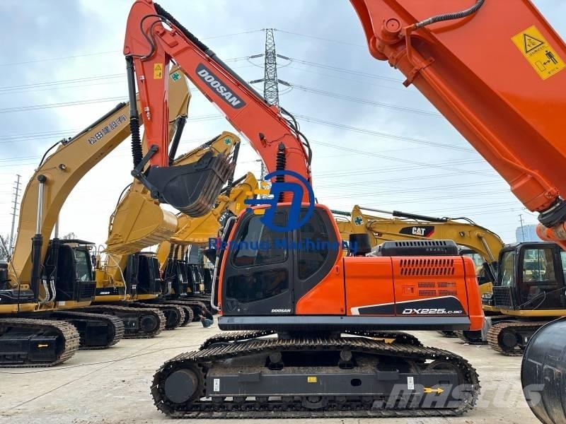 Doosan DX 225 LC-9C Гусеничні екскаватори