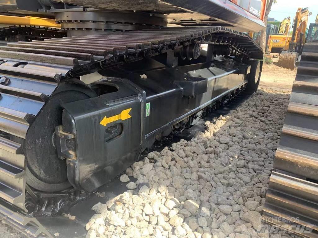 Doosan DX 225 Гусеничні екскаватори