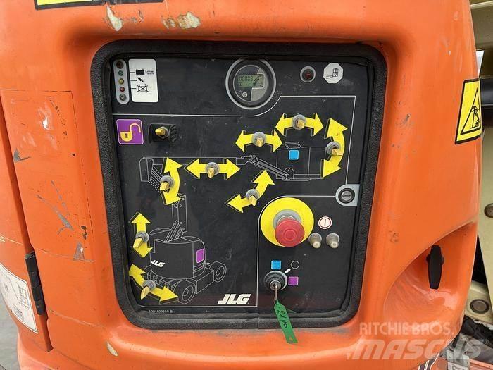 JLG E300AJP Інші підйомники і платформи