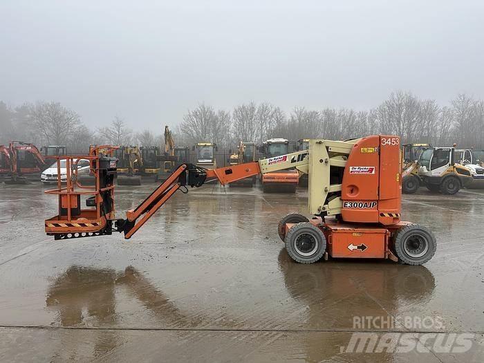 JLG E300AJP Інші підйомники і платформи
