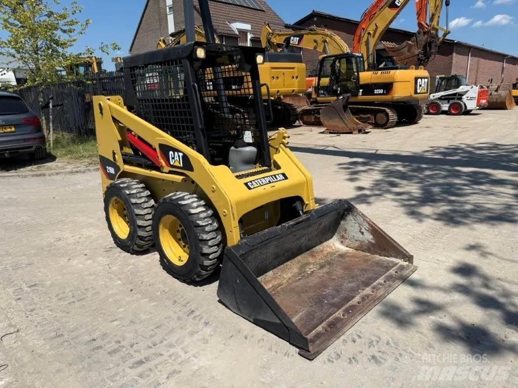 CAT 216B (226,S130) Міні-навантажувачі