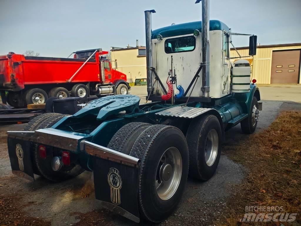 Kenworth 925 Вантажівки / спеціальні