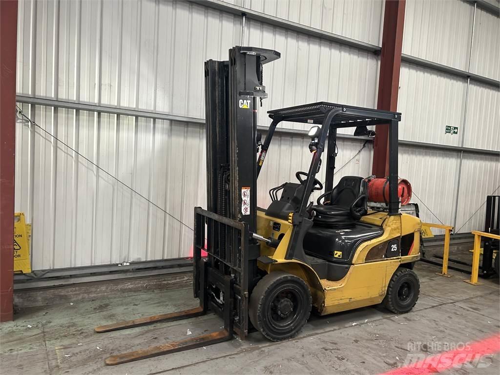 CAT GP25NT Газові навантажувачі