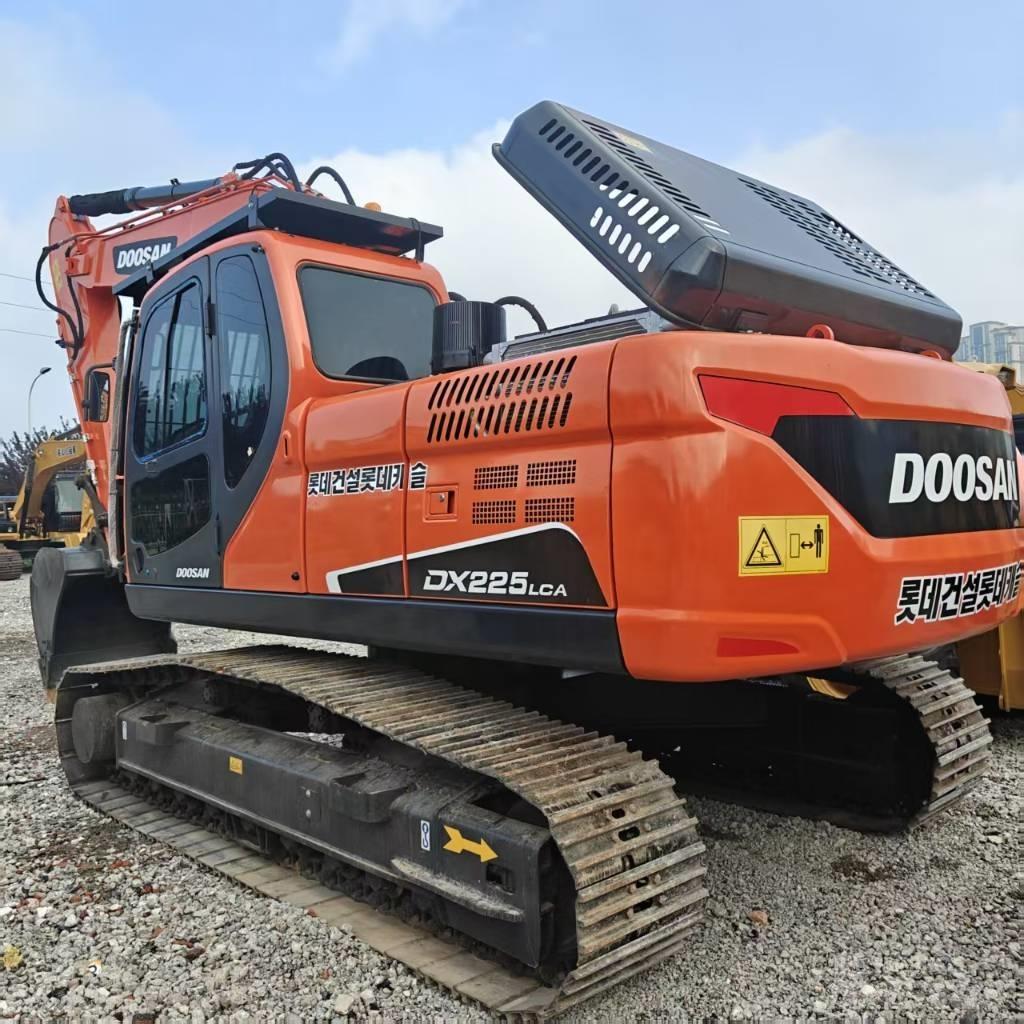 Doosan DX 225 LCA Гусеничні екскаватори
