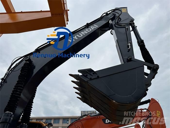 Hyundai R220-9S Гусеничні екскаватори
