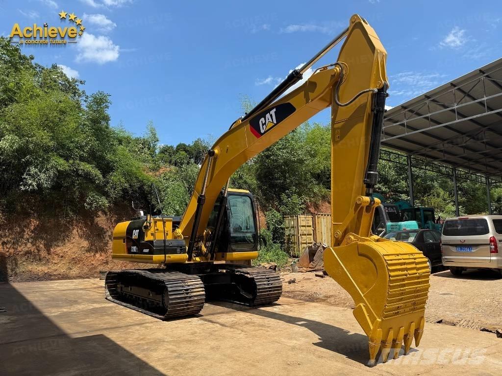 CAT 320 D2L Гусеничні екскаватори