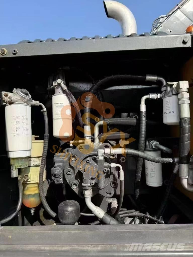 Volvo EC 240 D Гусеничні екскаватори