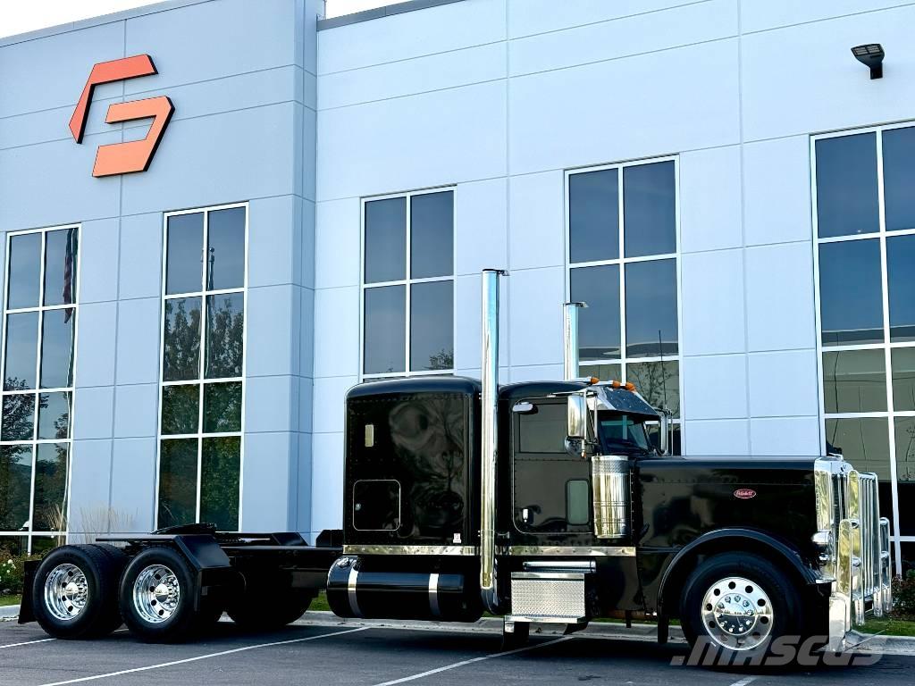 Peterbilt 389 PRIDE Тягачі