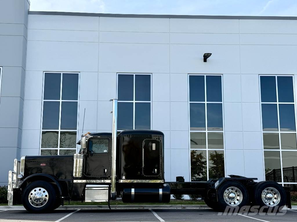 Peterbilt 389 PRIDE Тягачі
