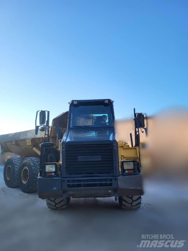 Komatsu HM 300 Зчленовані самоскиди