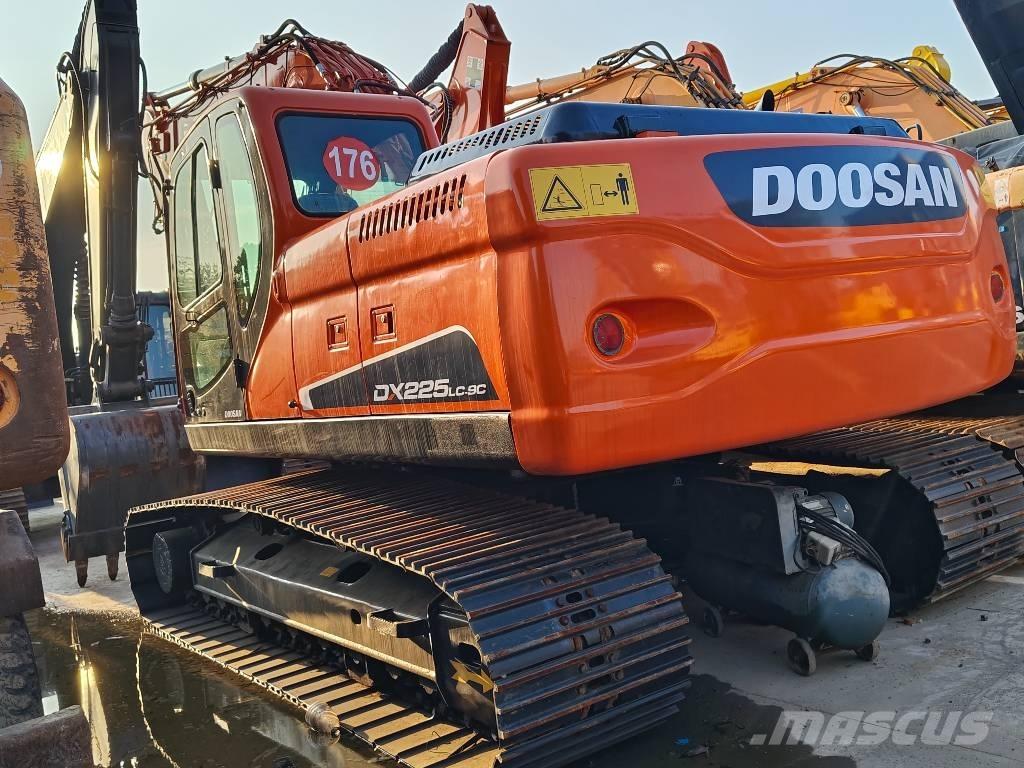 Doosan DX 225 LC-9C Гусеничні екскаватори