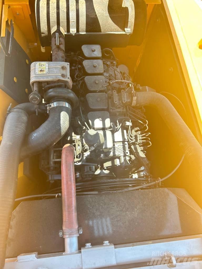 Hyundai 210w-9 Колісні екскаватори
