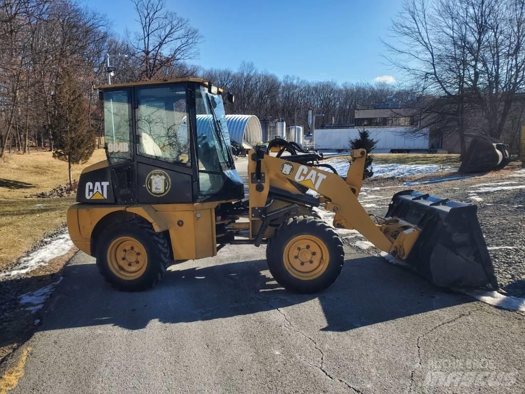 CAT 904 B Фронтальні навантажувачі