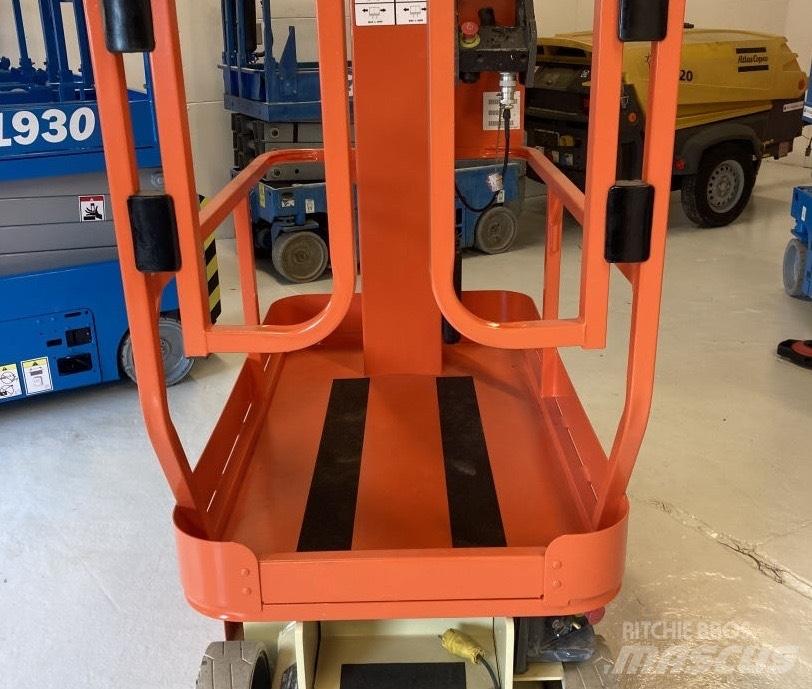 JLG 1230 ES Вертикальні щоглові підйомники