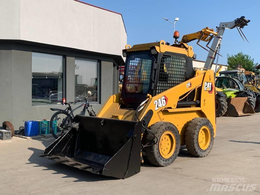 CAT 246 Міні-навантажувачі