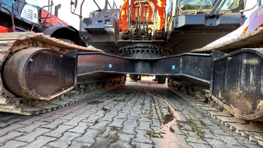 Hitachi ZX300LC-7 Гусеничні екскаватори