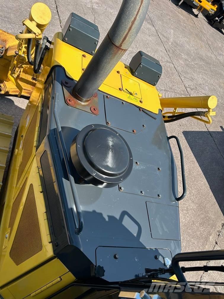 Komatsu D 65 PX-18 Гусеничні бульдозери