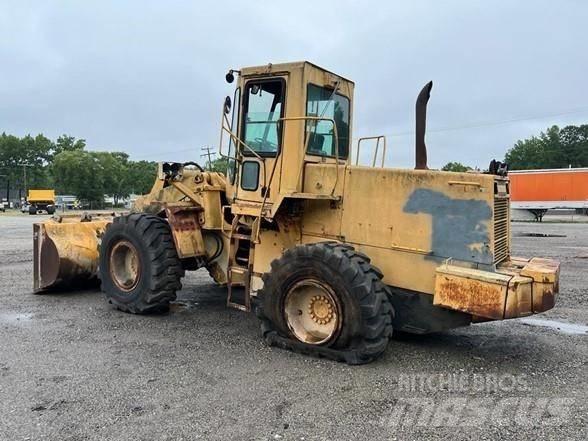 Komatsu WA 320-1 Фронтальні навантажувачі