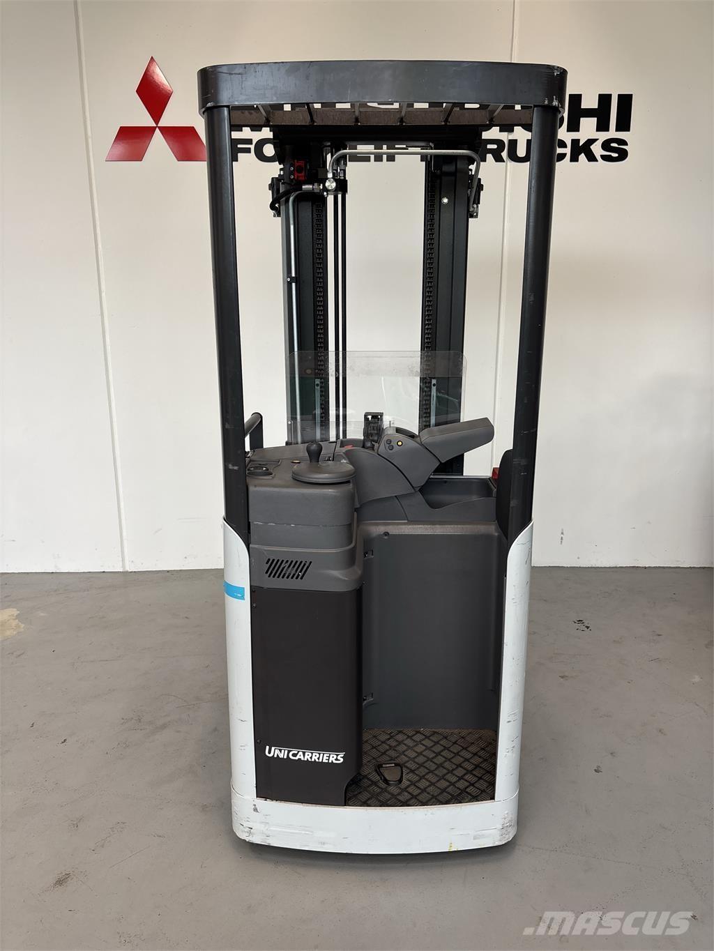 Atlet A160 Самохідні електроштабелери