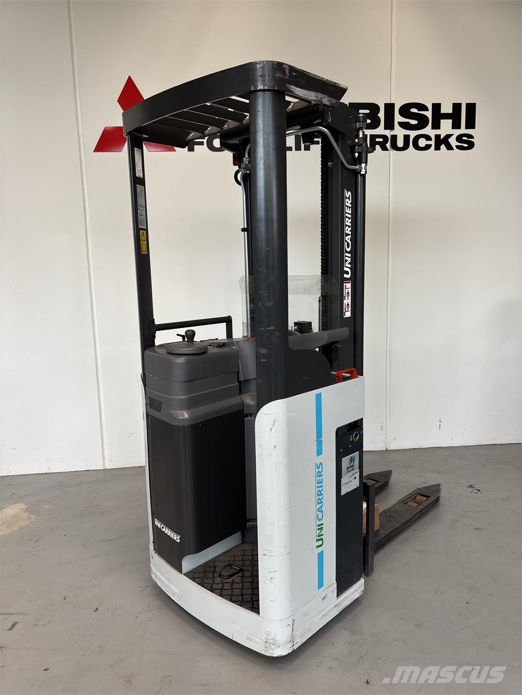 Atlet A160 Самохідні електроштабелери