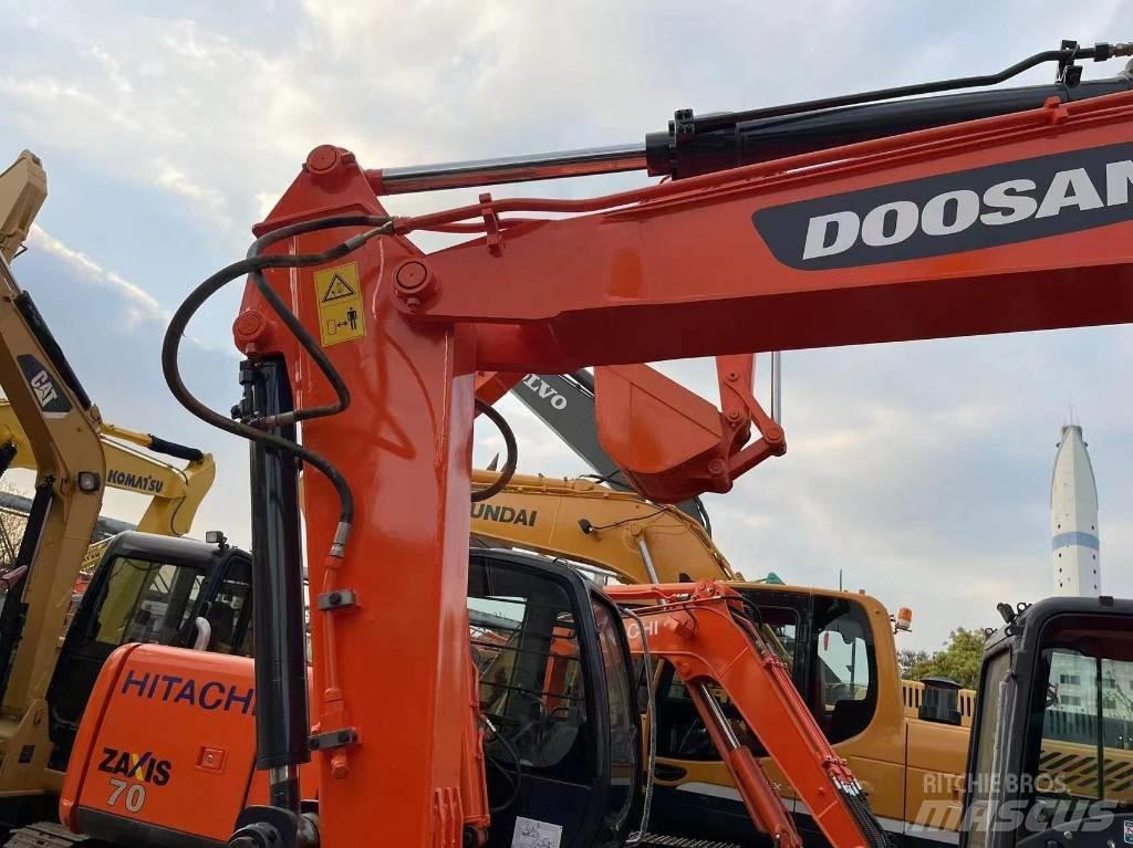 Doosan DX 75 Гусеничні екскаватори