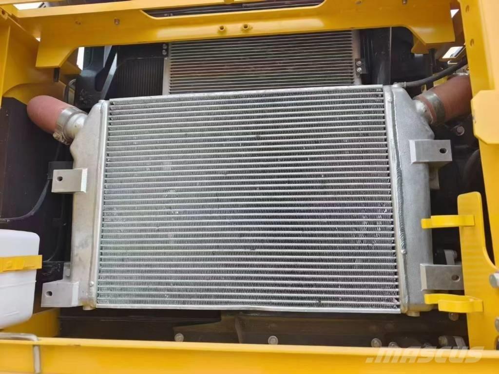 Komatsu 350-8 Гусеничні екскаватори