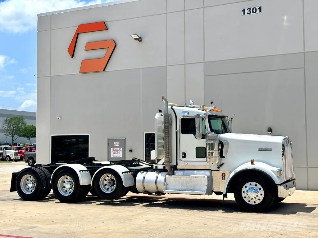 Kenworth W 900 Тягачі