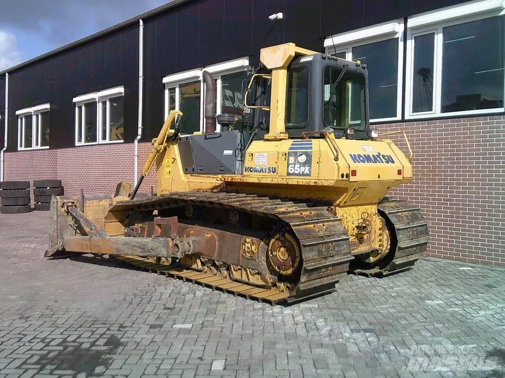 Komatsu D65PX-15 Гусеничні бульдозери