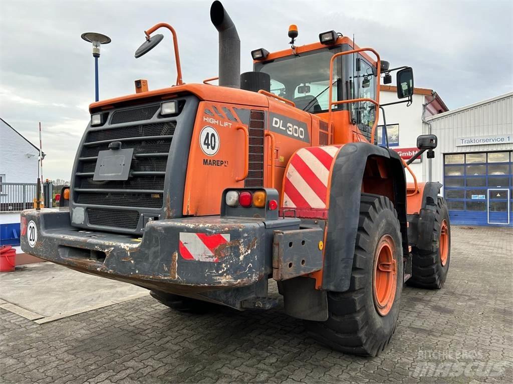 Doosan DL 300 Фронтальні навантажувачі