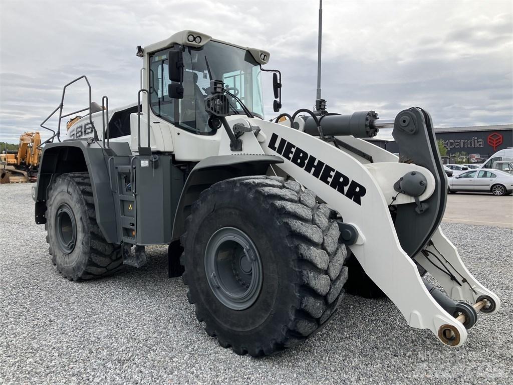 Liebherr L586 Xpower Фронтальні навантажувачі