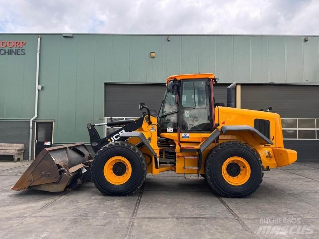 JCB 427 ZX Фронтальні навантажувачі