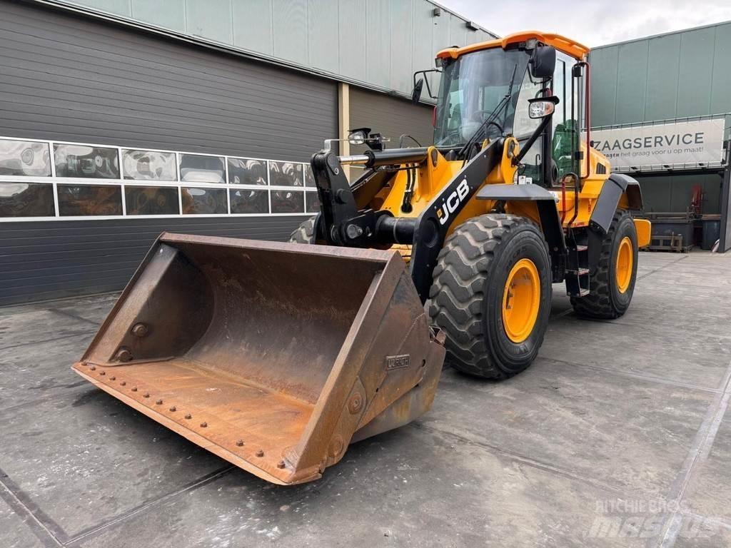 JCB 427 ZX Фронтальні навантажувачі