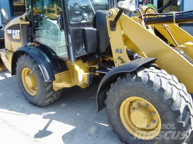 CAT 908 M Фронтальні навантажувачі