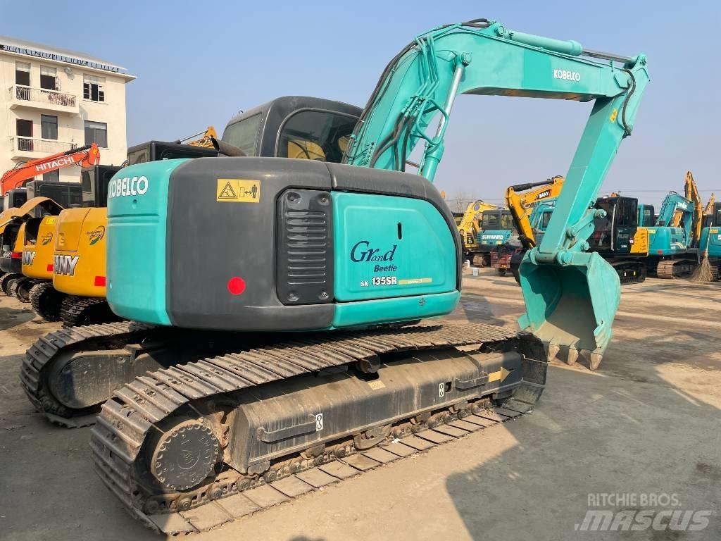 Kobelco 135 SRLC Гусеничні екскаватори
