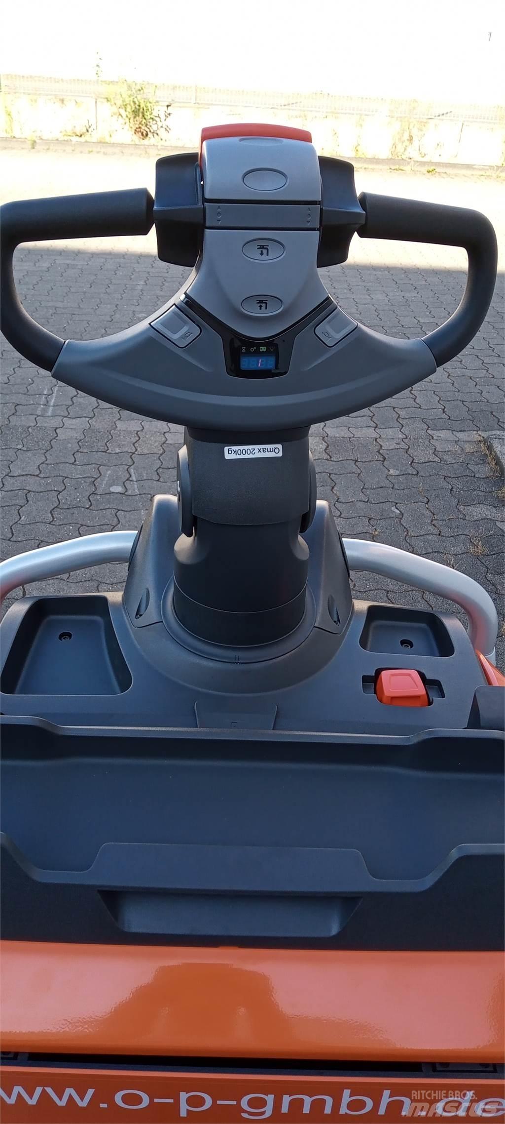 Toyota LPE200 Штабелери