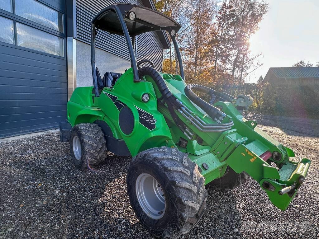 Avant 745 Багатофункціональне обладнання для вантажних і землекопальних робіт