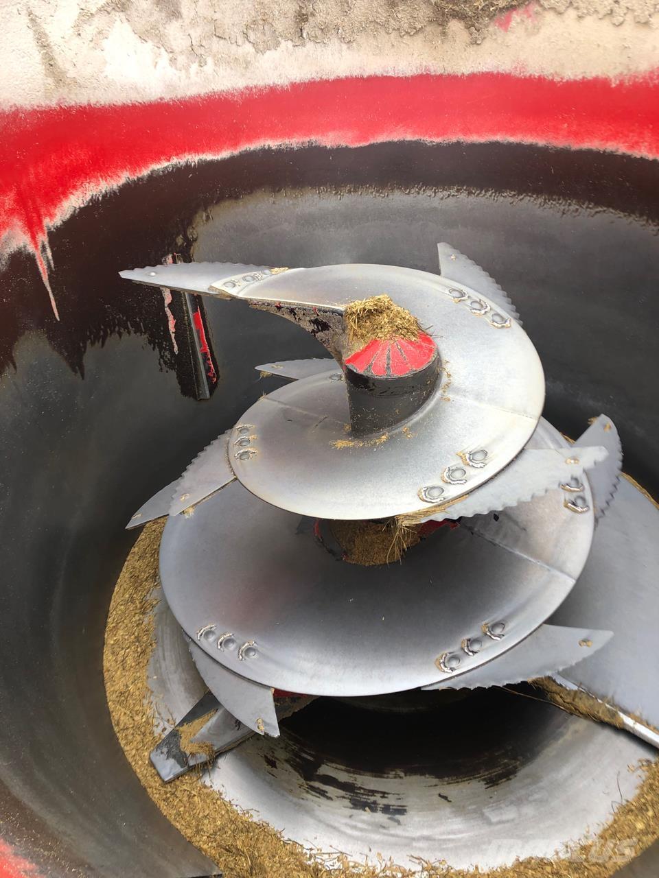 Vicon AVM 12 Кормороздавачі