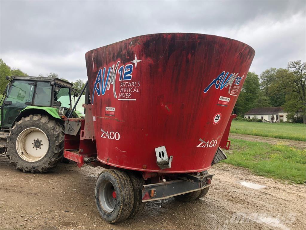 Vicon AVM 12 Кормороздавачі