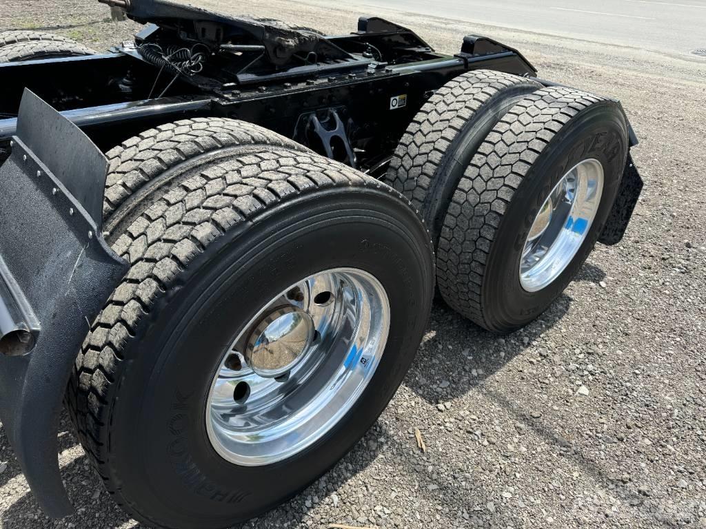 Kenworth T 680 Тягачі
