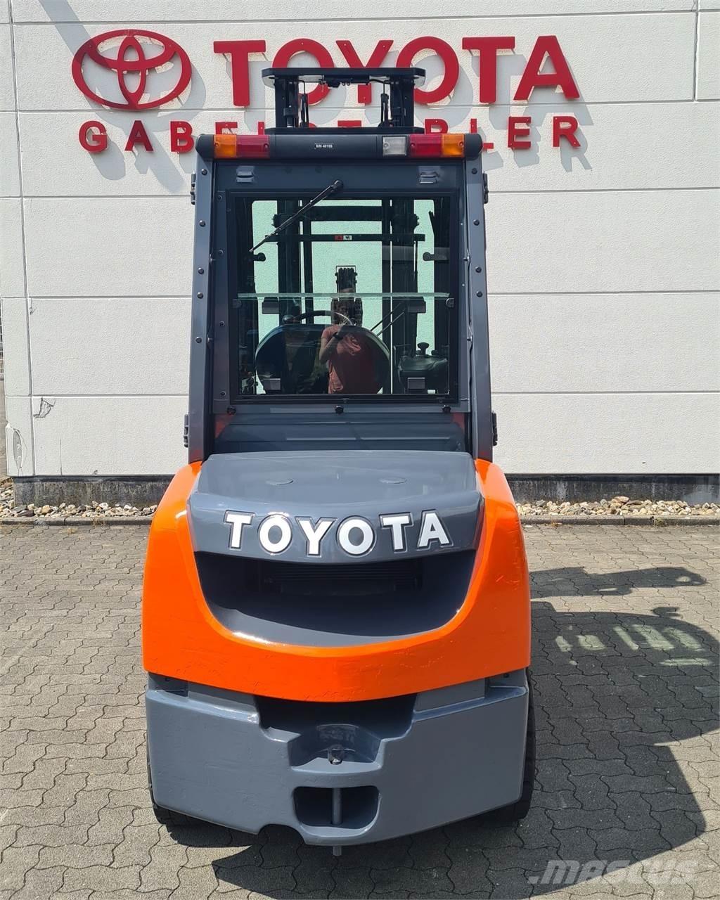 Toyota 02-8FDJF35 Дизельні навантажувачі