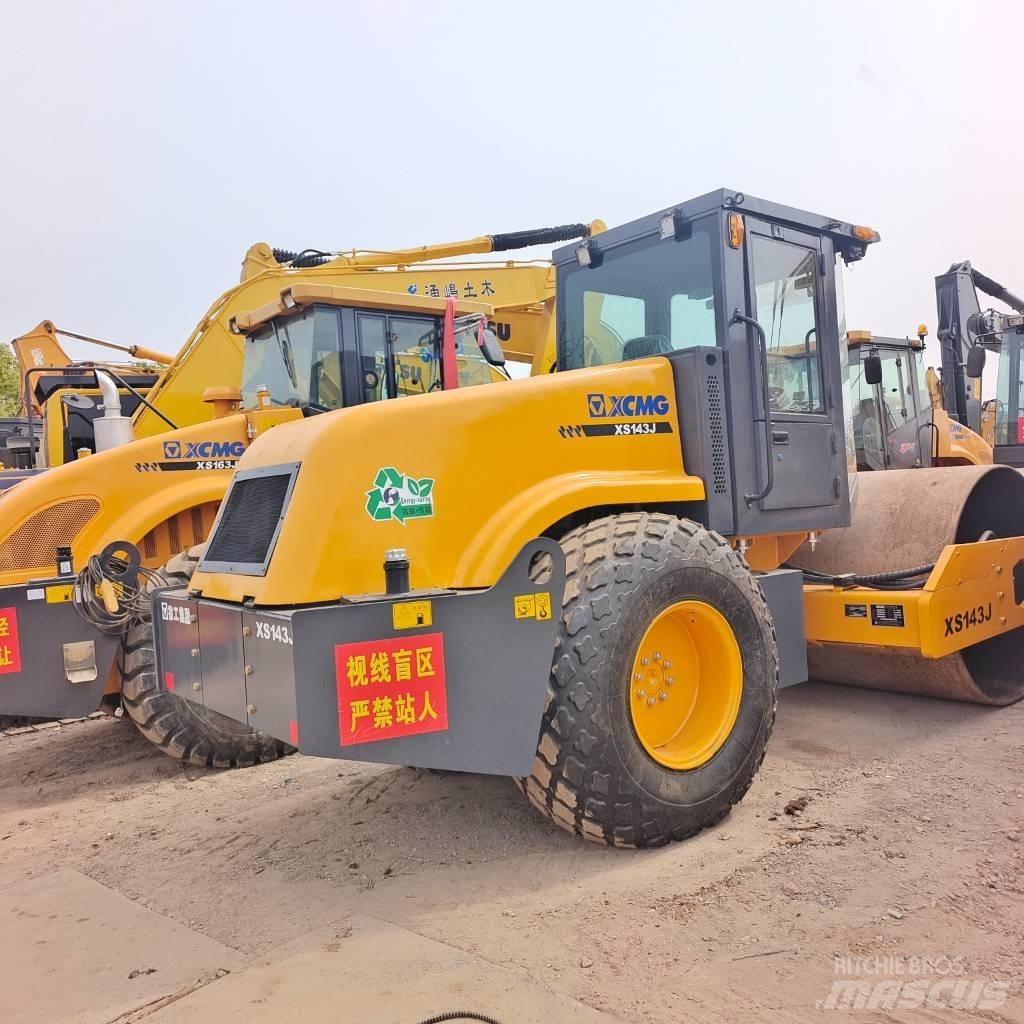 XCMG XS 142 J Котки тротуарні