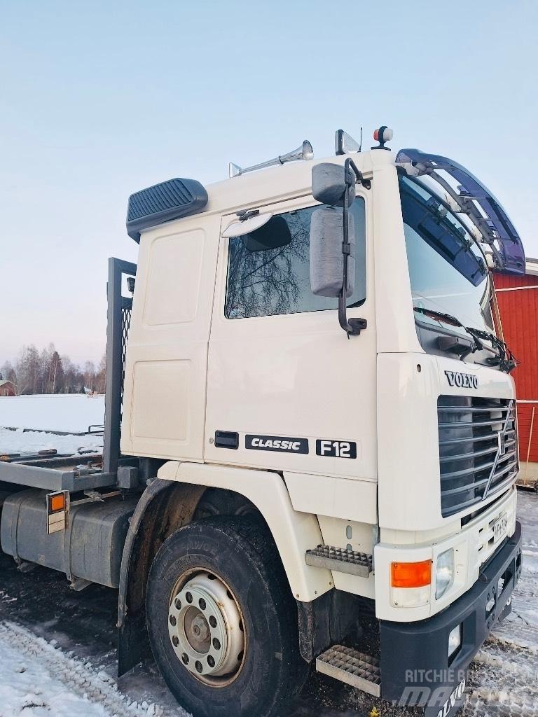 Volvo F 12 Вантажівки-платформи/бокове розвантаження