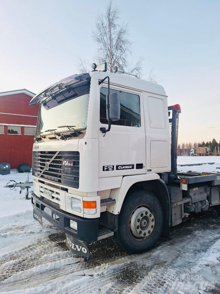 Volvo F 12 Вантажівки-платформи/бокове розвантаження