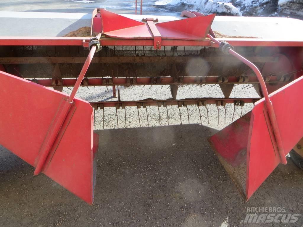 Nokka 280 Граблі і сінозворушувачі
