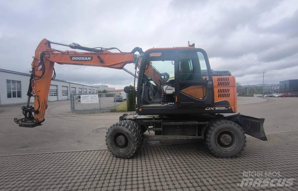 Doosan DX 165 W Колісні екскаватори