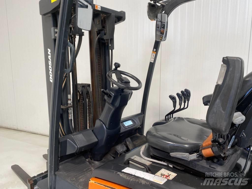 Doosan B25X-7 Електронавантажувачі