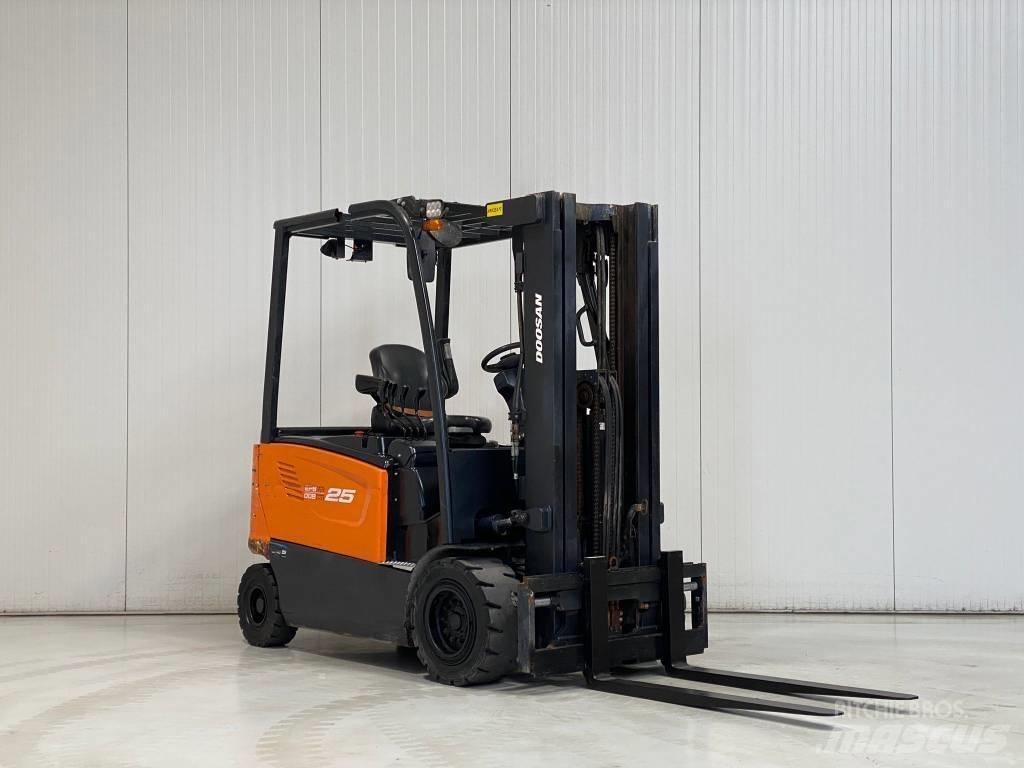 Doosan B25X-7 Електронавантажувачі