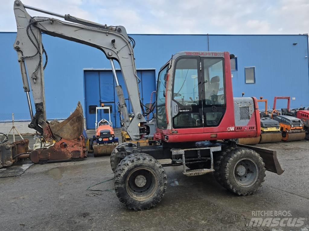 Takeuchi TB070W Колісні екскаватори